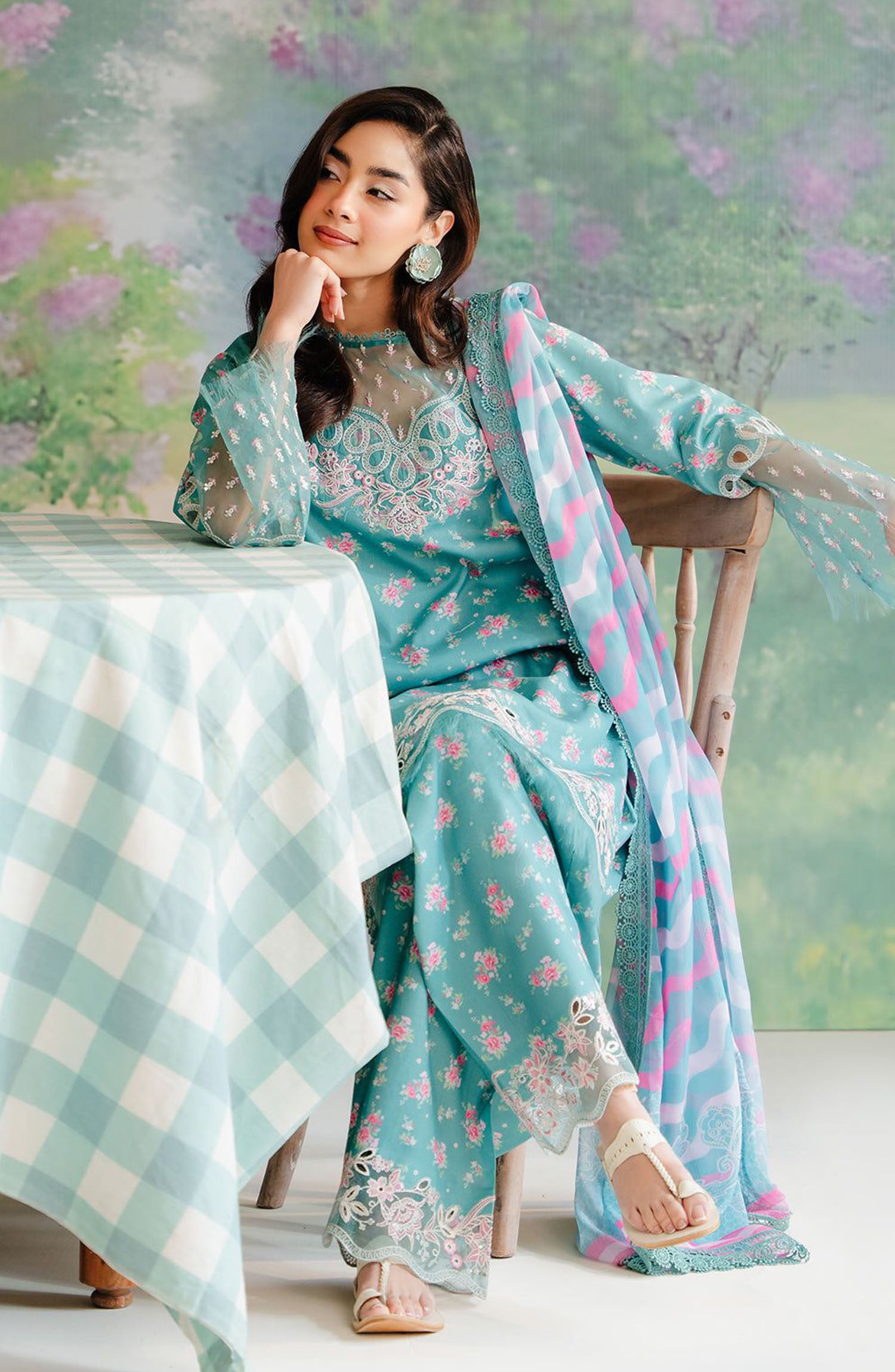 FABRIC LAWN Suit with SILK Dupatta
Neck, Sleeves and Daman Embroidered
Remaining part Digital Printed
with new look and color..