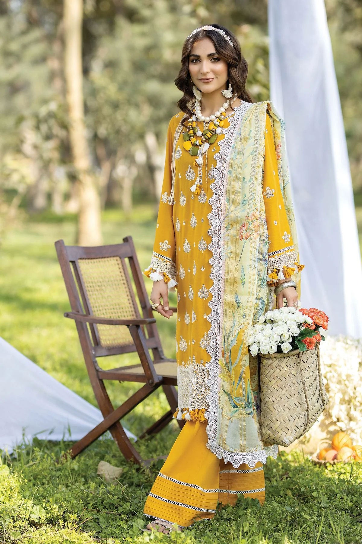 Adan Libas Mustard Saffron

Fabric Details : Cotton &amp; Woven Net☆

Chikankari Embroidered Front&nbsp;
Embroidered Back
Embroidered Neckline
Embroidered Sleeves
Front Chikan Kari Daman Embroidered Patch
Embroidered Back Daman
Digital Woven Net Printed Dupatta With 4 Sided Laced
Dyed Trouser