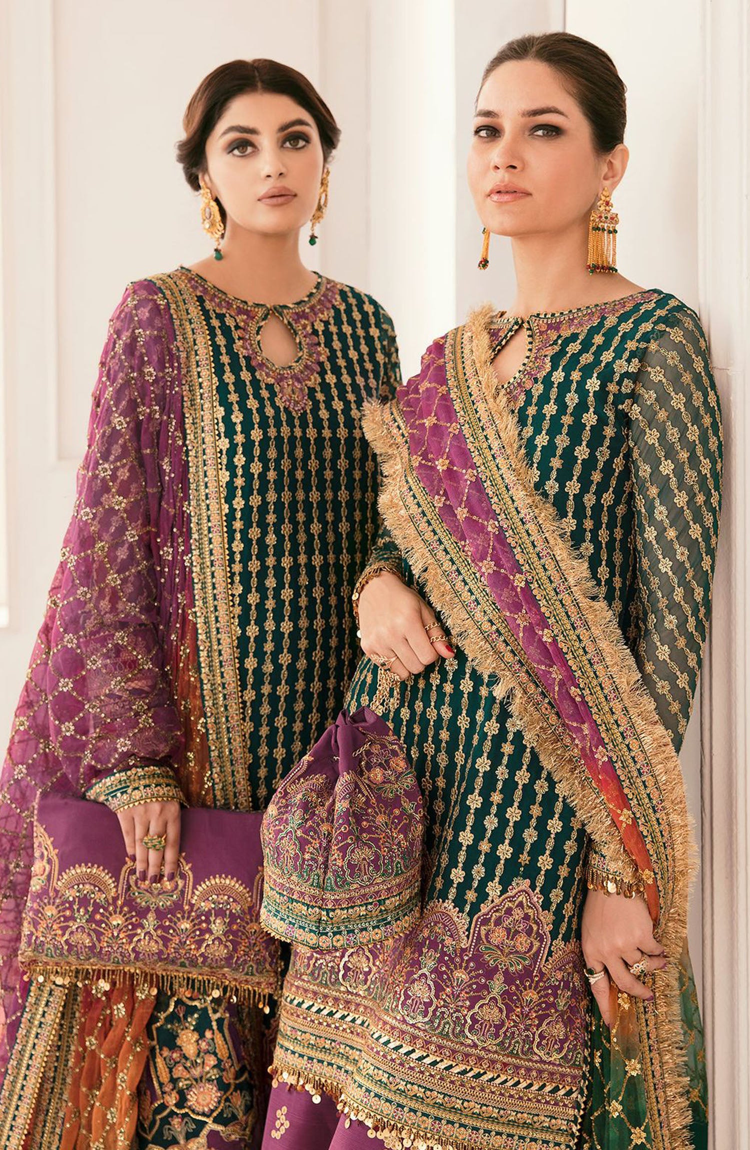 BAROQUE CHANTALEE ORGANZA Suit With SHALMOOZ SILK Trouser 
DETAILS  Neck Embroidered Bunch With Sequence & ADDA Work
Front Full Embroidered With Sequence Work, Attached Daman With Tussles Attached 
Sleeve Embroidered With Sequence & Pulse Attached On Cuff
Back Plain
Double Shaded  Embroidered Dupatta Embroidered With 4Side Embroidered Border
Full Embroidered Trouser same look