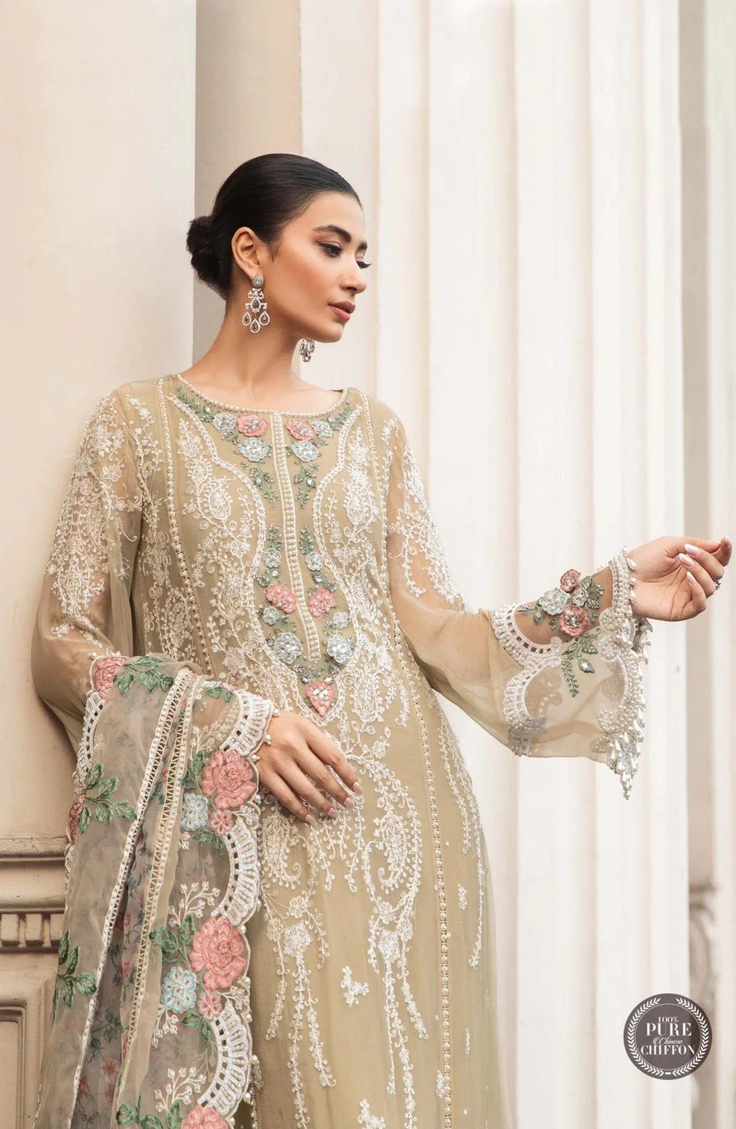 FABRIC Shirt: CHIFFON 10/10 fabric quality Dupatta: ORGANZA 10/10 fabric quality Trouser: MALAI 10/10 fabric quality
WORK Heavily thread & sequence work with heavily embroidered patches 