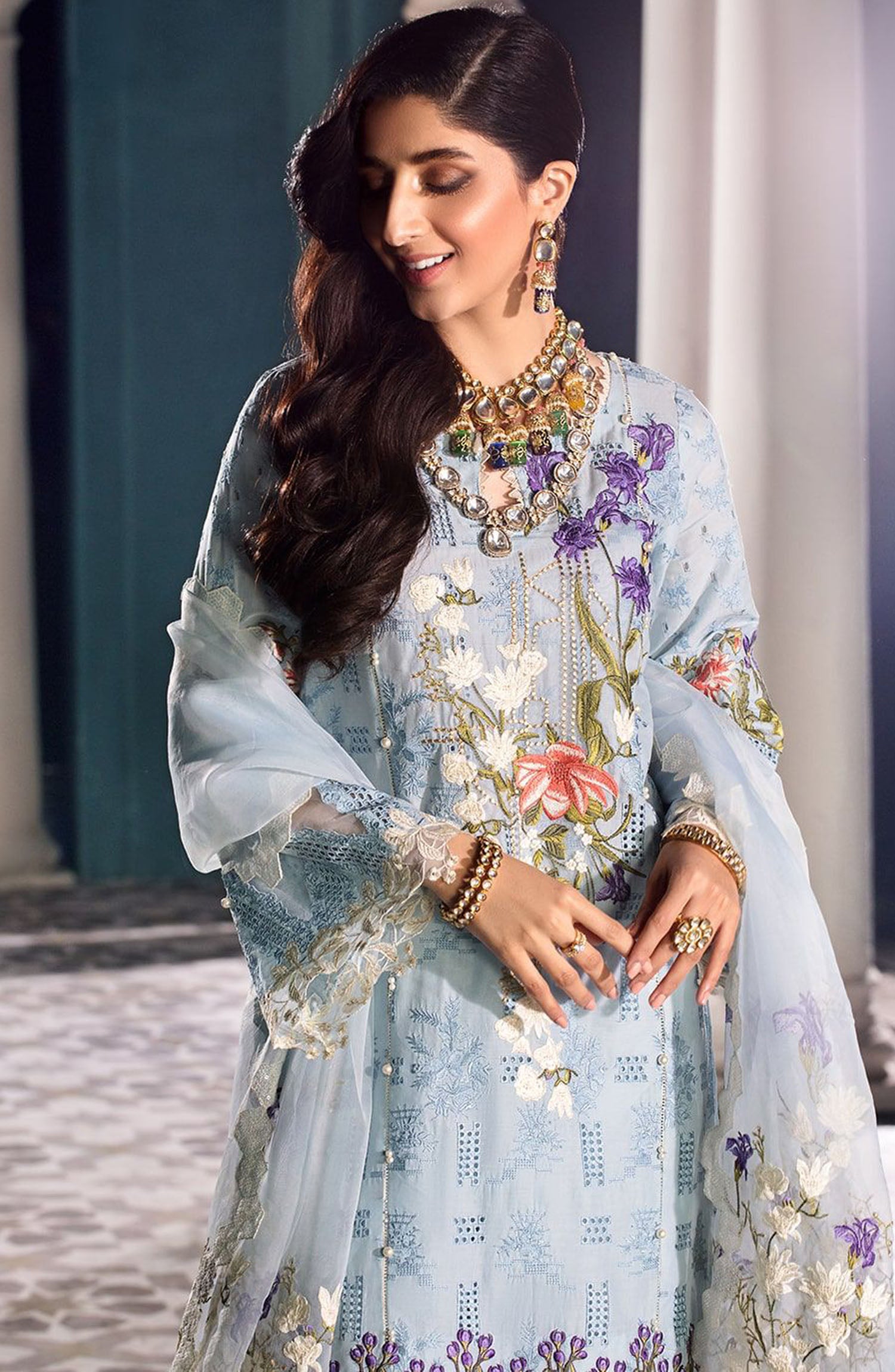 lawn fully heavy  embroidered skiffle front with heavy embroidered neck bunch with 2 type heavy embroidered spangle work daman boarder
lawn fully heavy embroidered skiffle back
lawn fully heavy embroidered skiffle & multi threat sleeves with heavy embroidered sleeves boarder
organza heavy embroidered spangle work dupatta with cut work with 2 side fully heavy embroidered spangle work dupatta attach with cut work
dyed cambric trouser