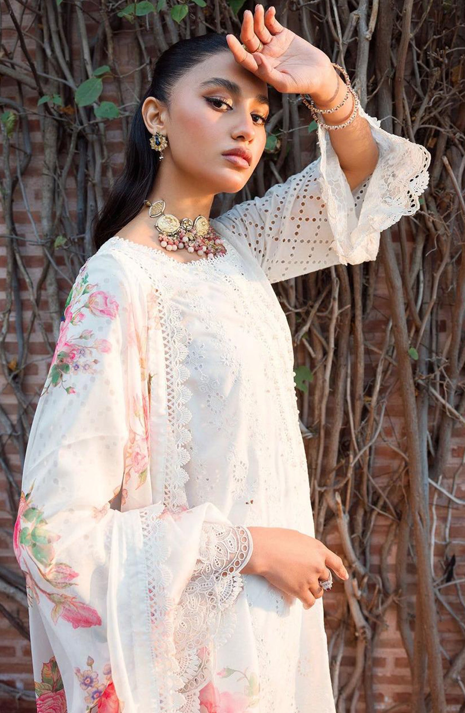 MOTIFZ UNSTITCHED 3 PIECE SUIT
Description:
Fabric : Silk & cotton
Color : Off white
Details
Heavy embroidery front neck with thread work
Heavy embroidery front with thread work
Heavy embroidery front daman with 3d flower
Plain back with heavy embroidery daman
Heavy embroidery chikan kari sleeves with 3d flowers
Silk digital print dupatta attach 4 side heavy embroidered borders
Dyed plain trouser 
Note: Product color may vary due to photographic lighting or your device settings

