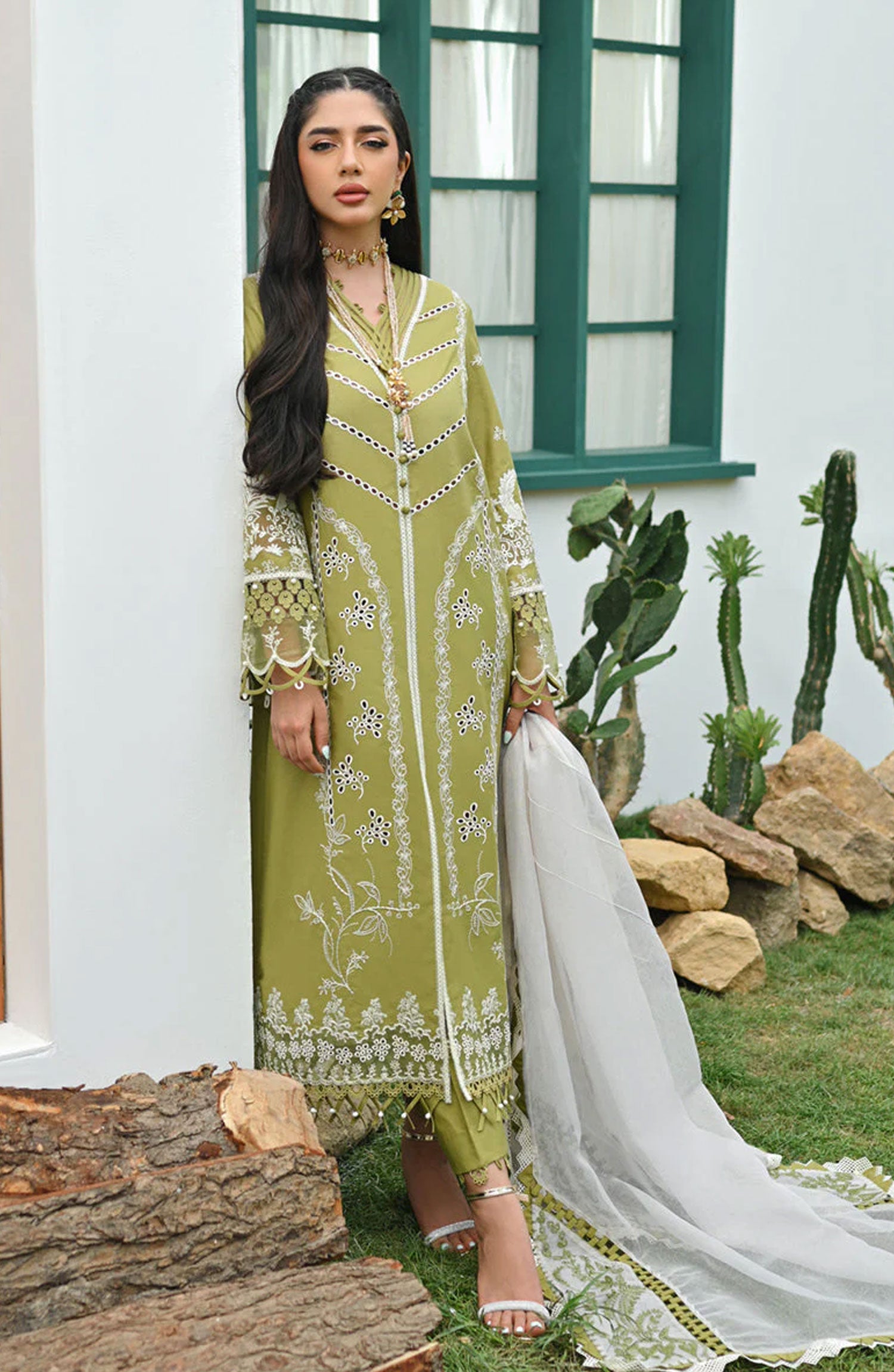 QALAMKAR
Fabric Lawn Cotton 
Lawn Cotton Shirt And Trouser 
Organza Dupatta 
Front
Lawn Fully Heavy Embroidered Front With Heavy Embroidered Neck And Daman On Organza
Back
Back plain With Embroidered Daman
Sleeves
Embroidered sleeves and sleeves cough Heavily Embroidered on Organza With Punch ball 
Dupatta
Embroidered Dupatta Palls attached Four side Lace  Ready to wear
Trouser 
Dyed trouser with 
Embroidery lace 
Shirt Length 44Inches without Daman
Shirt width 36plus 
